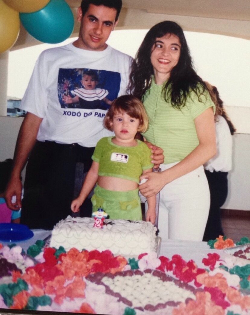 Jess no aniversário com os pais